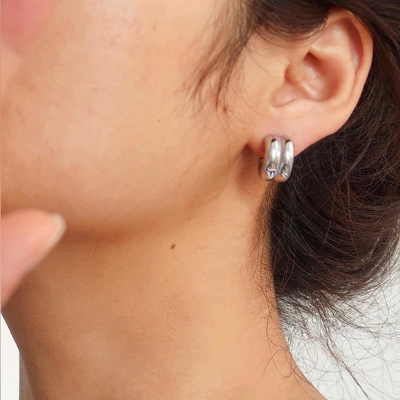 Double C Hoop Earrings - Silver - Picture 4 of 4